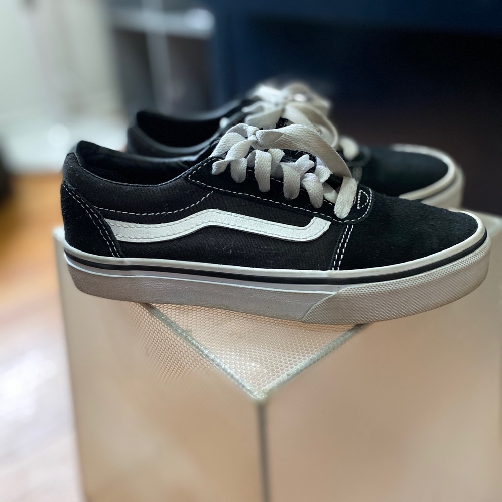 Size 2Y Vans- Pre Owned- Good Condition